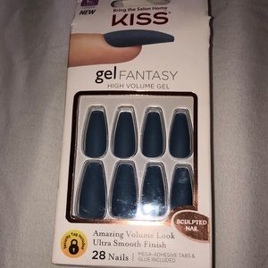 Kiss long length glue on nails